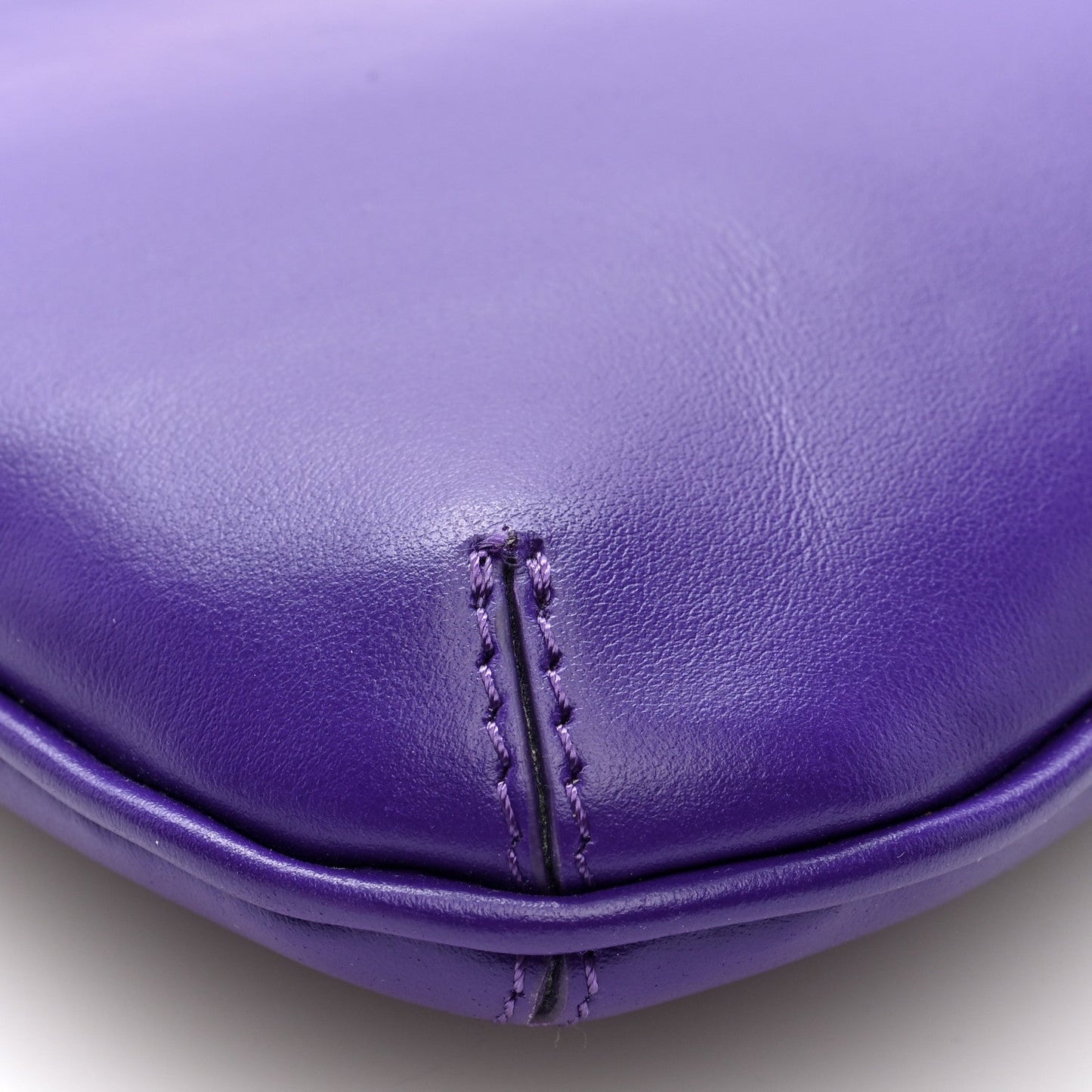 Jacquemus Smooth Calfskin Le Bisou Mousqueton Purple