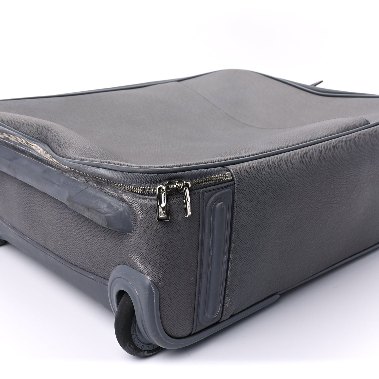 Louis Vuitton Taiga Pegase 55 Glacier