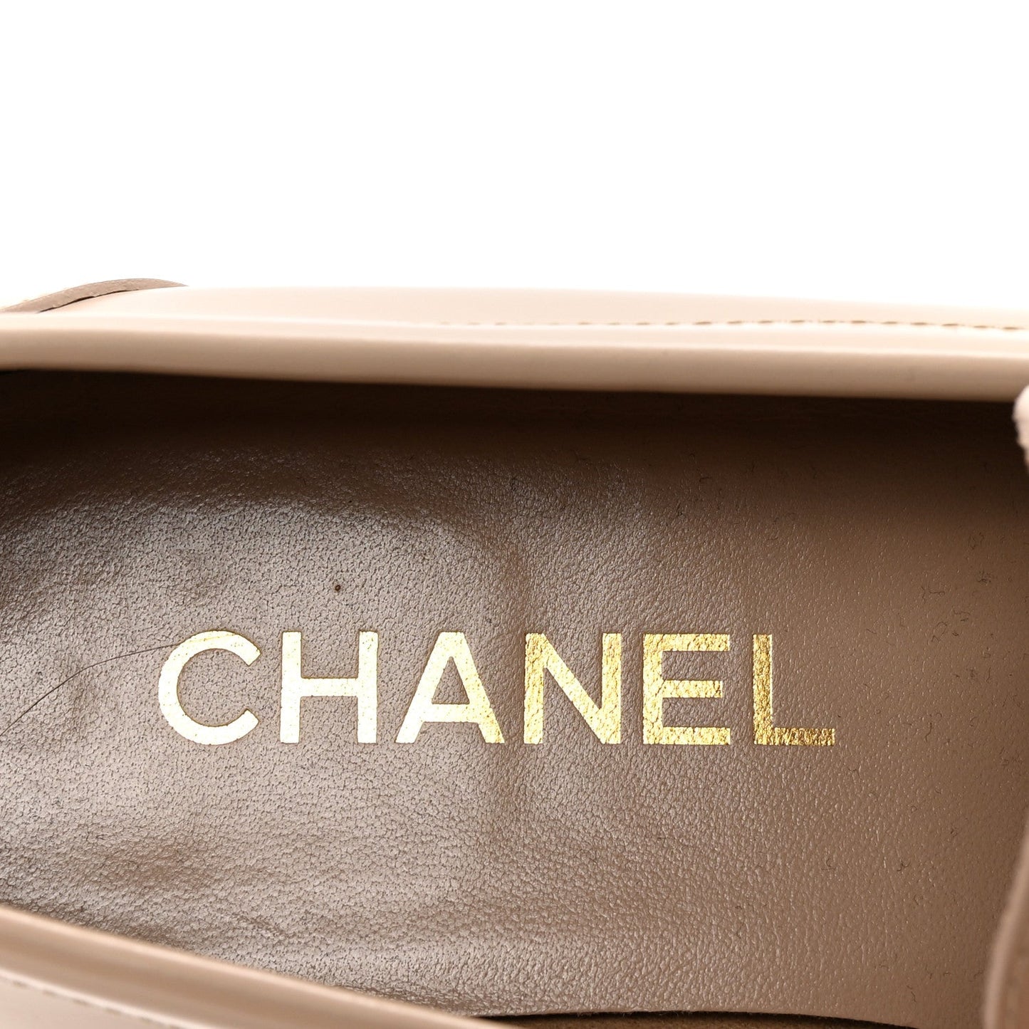Chanel Shiny Calfskin CC Loafers 38 Beige White