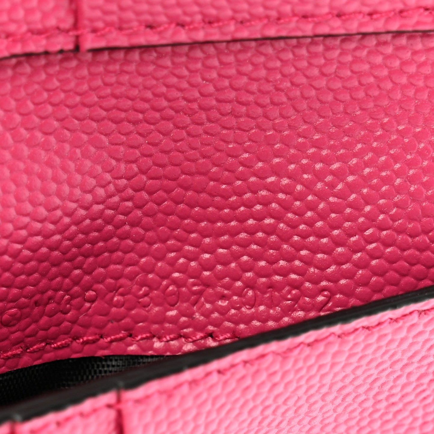 Saint Laurent Grain De Poudre Portefeuille Bi-Fold Wallet Fuchsia