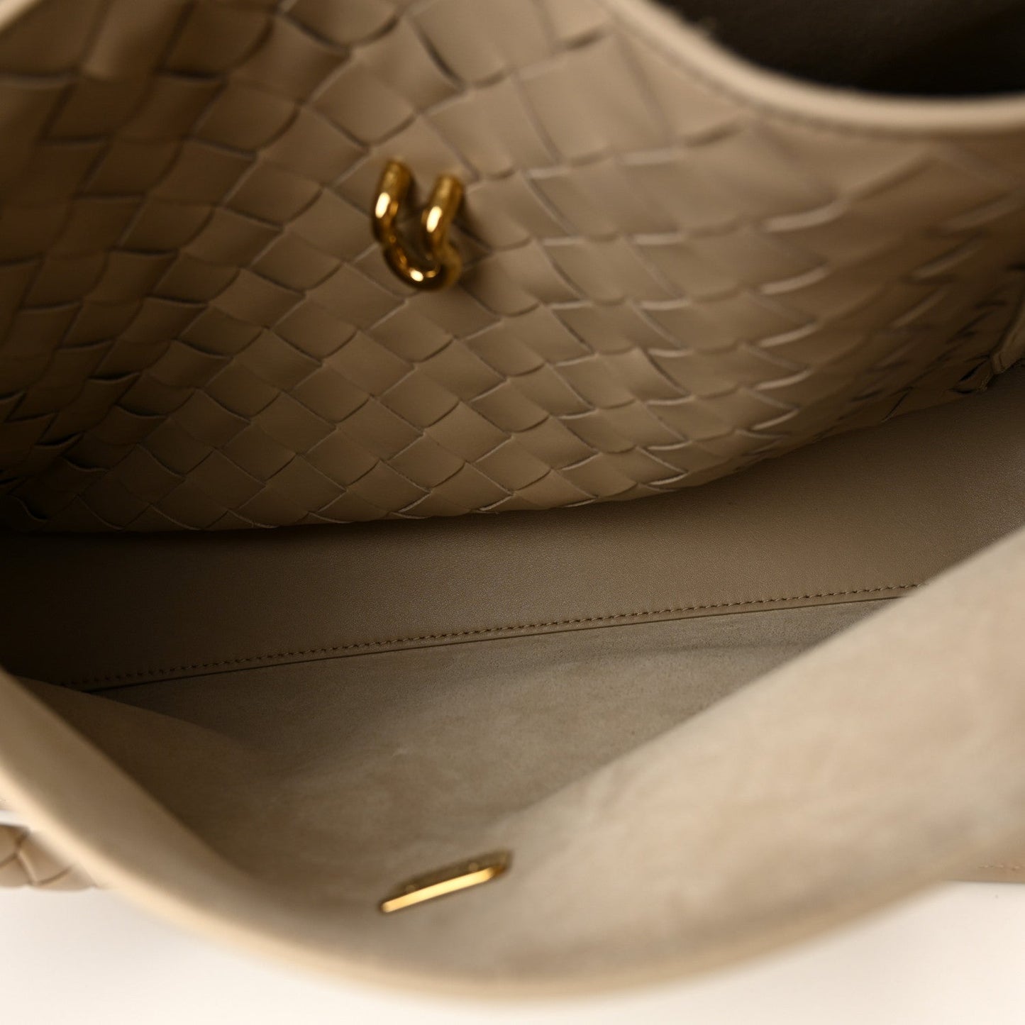 Bottega Veneta Silky Calfskin Medium Ciao Ciao Ecru