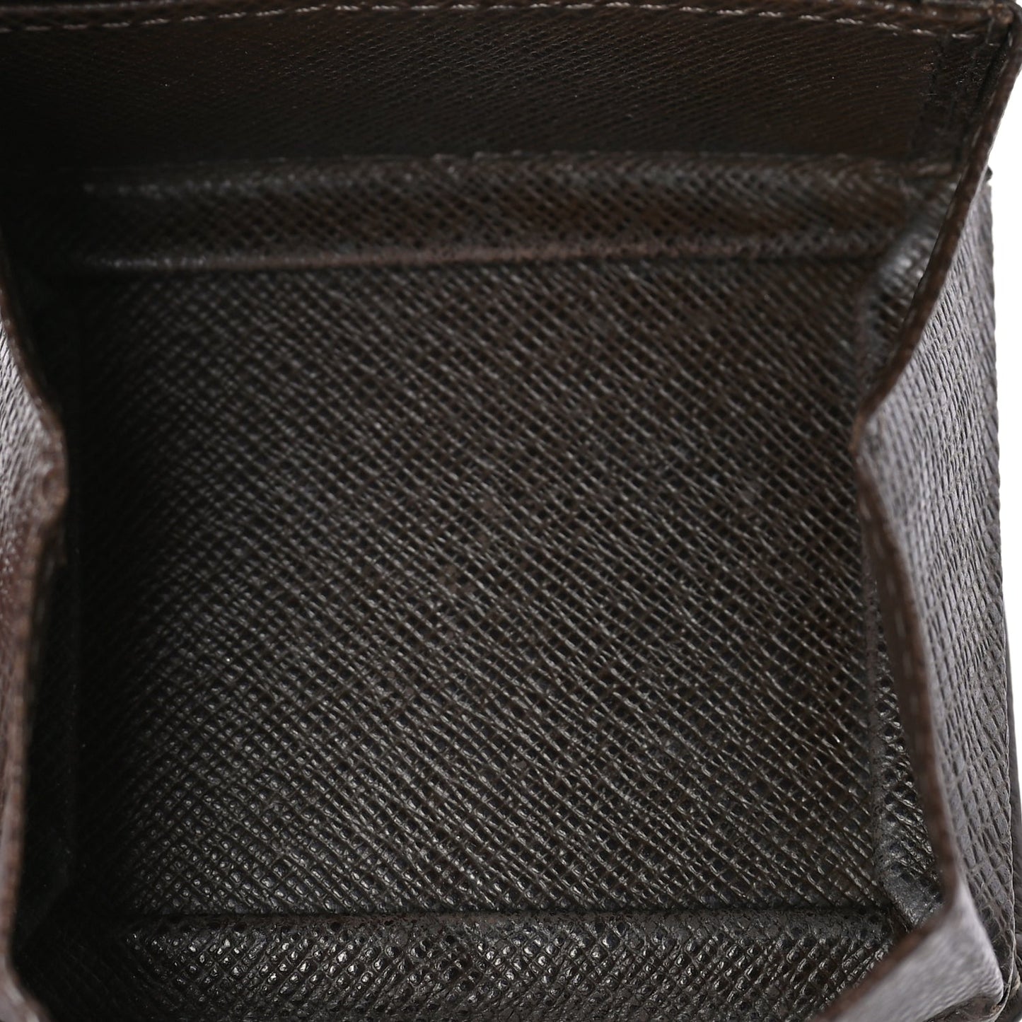 Louis Vuitton Taiga Porte-Monnaie Boite Coin Purse  Grizzli