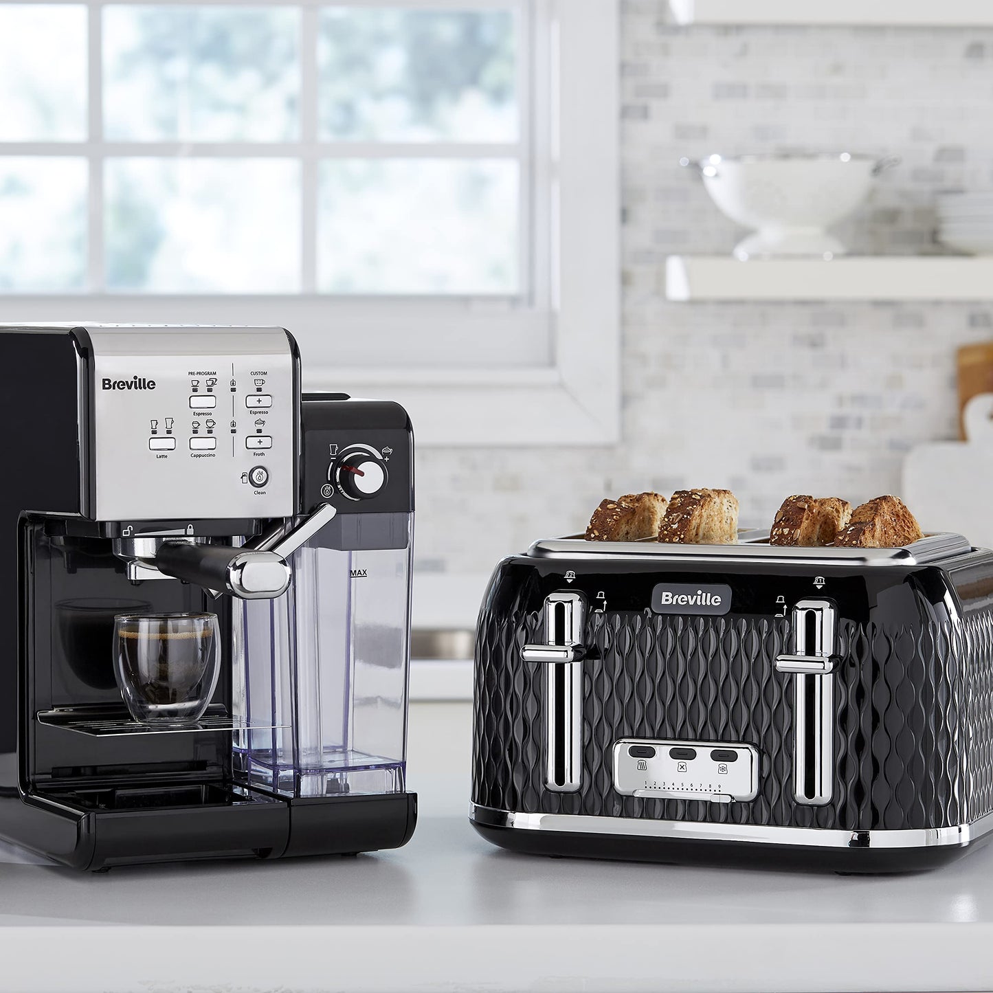 Breville Curve 4 Slice Toaster with High Lift & Wide Slots | Black & Chrome [VTT786]
