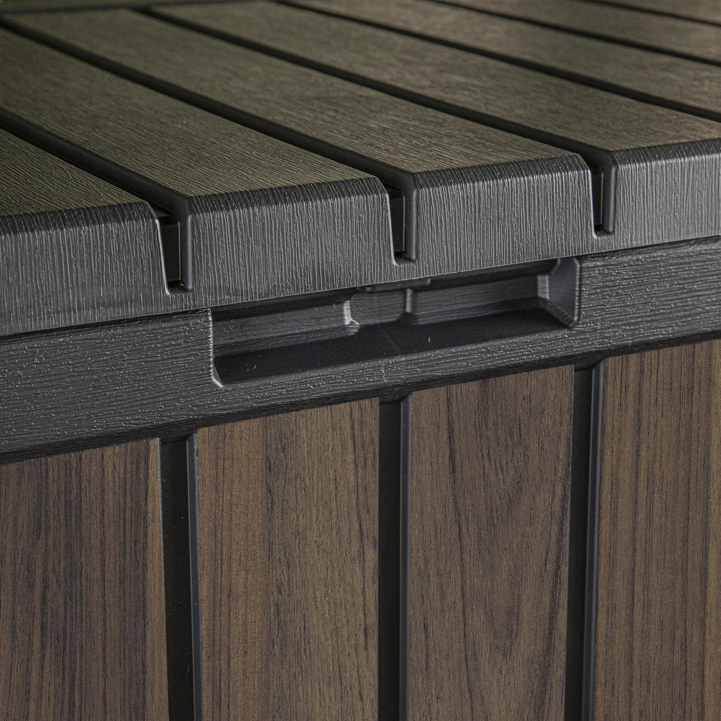 Keter Signature 190L Kentwood Outdoor Garden Storage Box - Rosewood | Compact, Weather‑Resistant Storage with Lockable Lid & Multi‑Functional Design