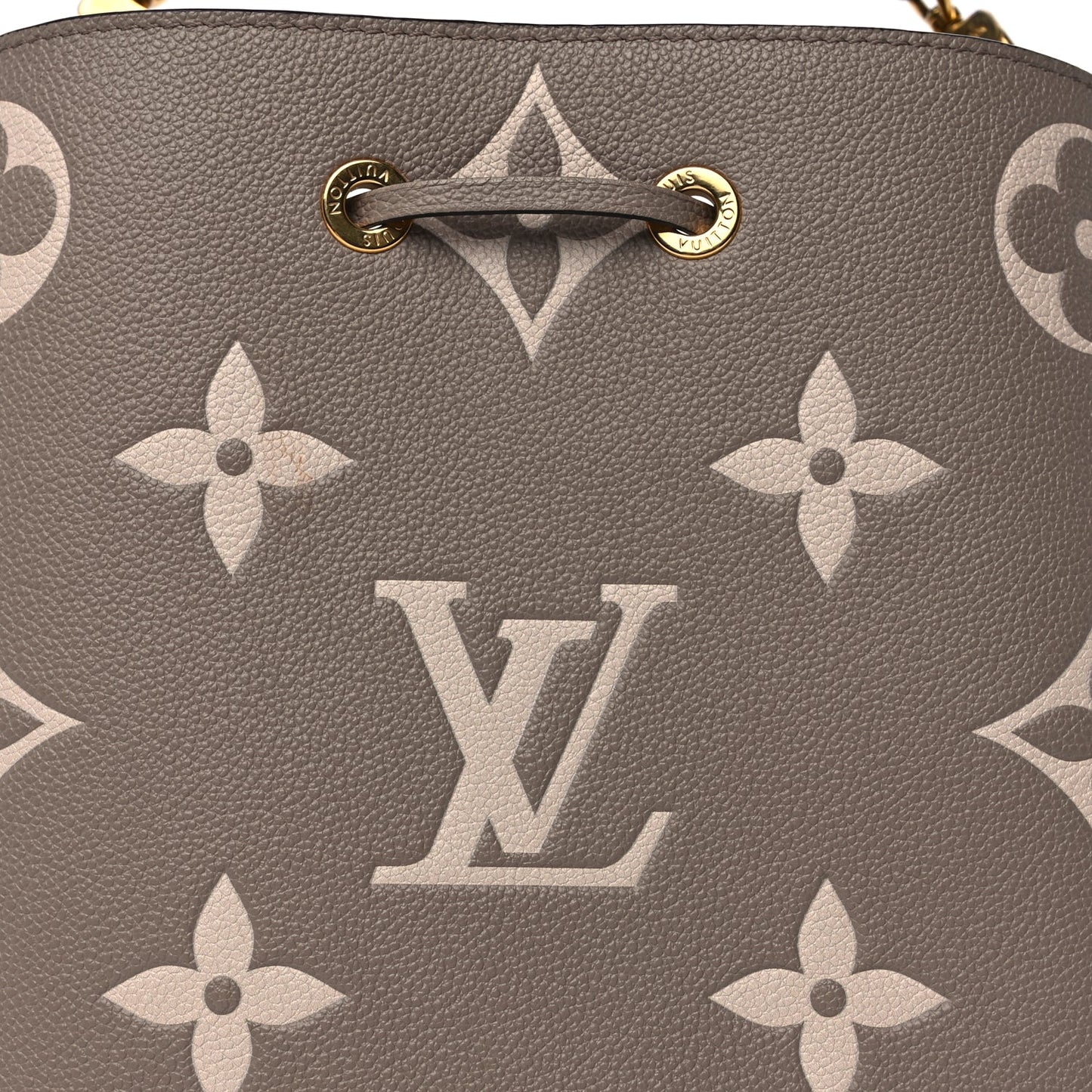Louis Vuitton Empreinte Monogram Giant Neonoe MM Tourterelle Creme