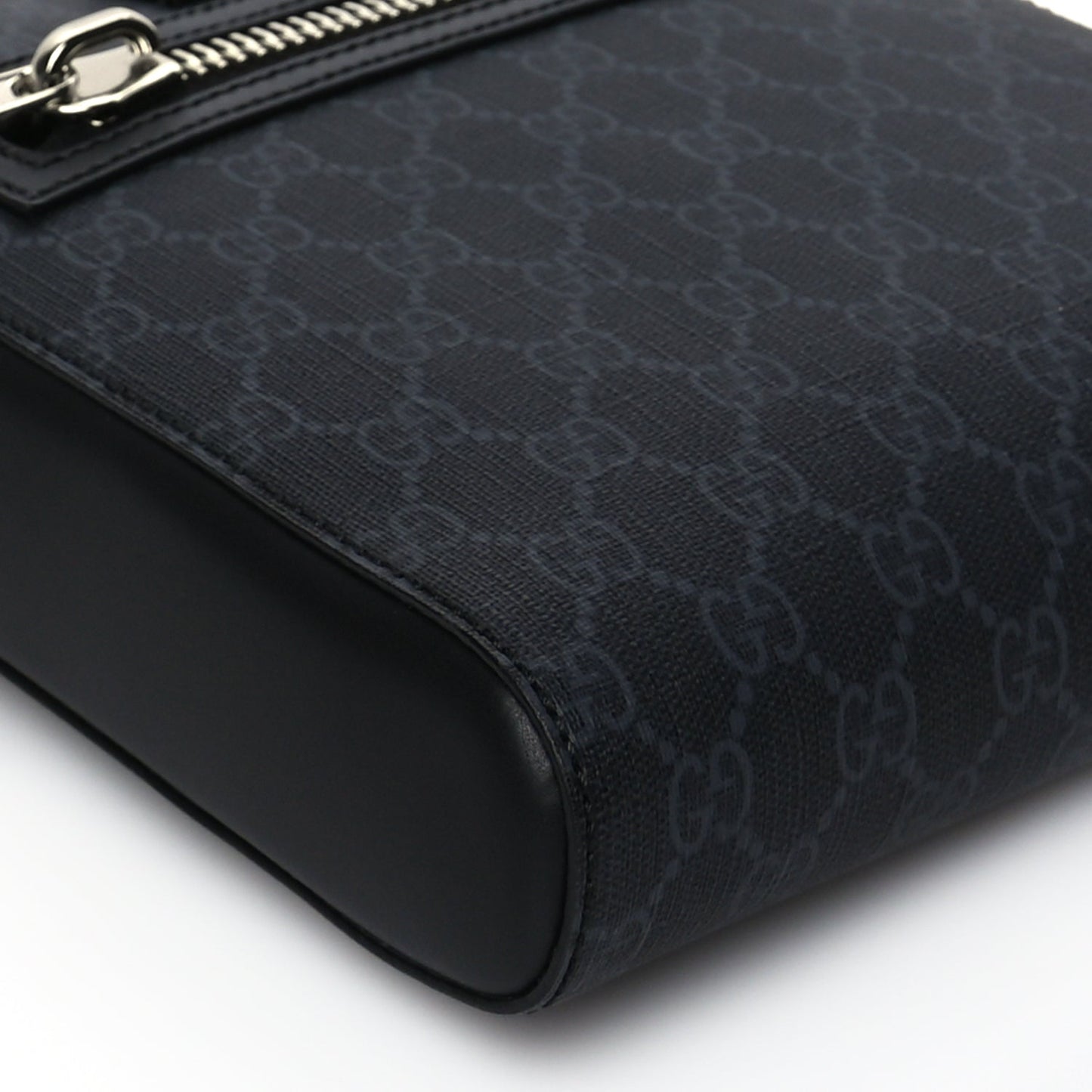 Gucci GG Supreme Monogram Web Small Flat Messenger Bag Black Grey