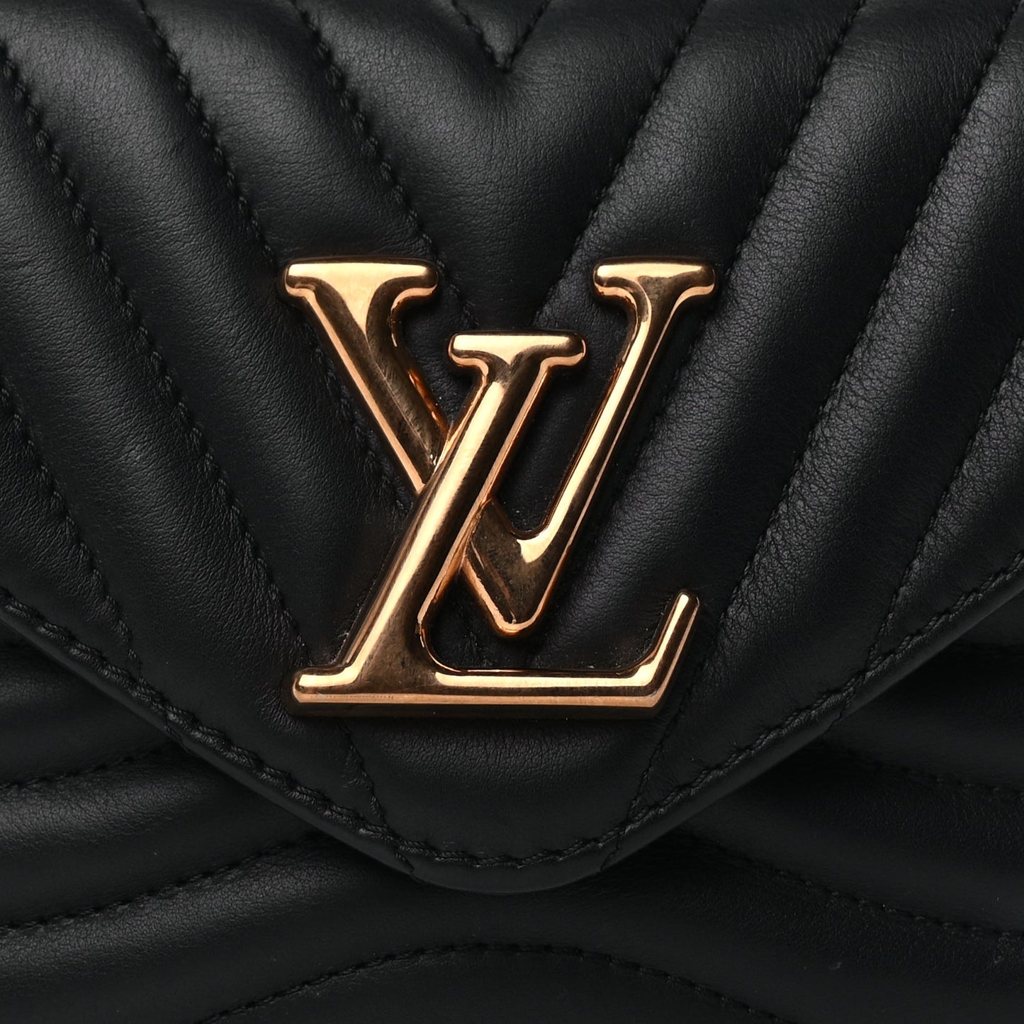 Louis Vuitton Calfskin New Wave Chain MM  Black