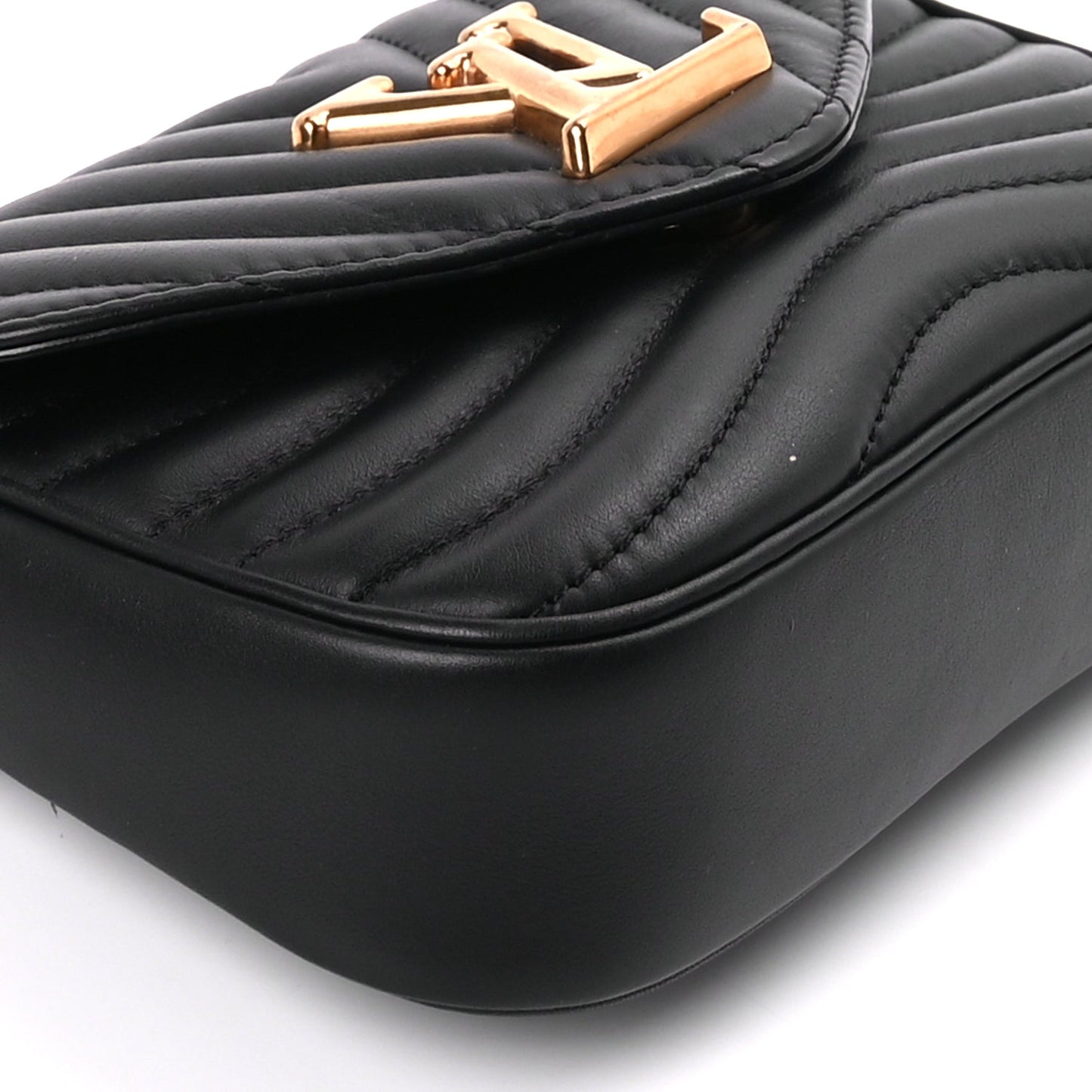 Louis Vuitton Calfskin New Wave Chain MM  Black