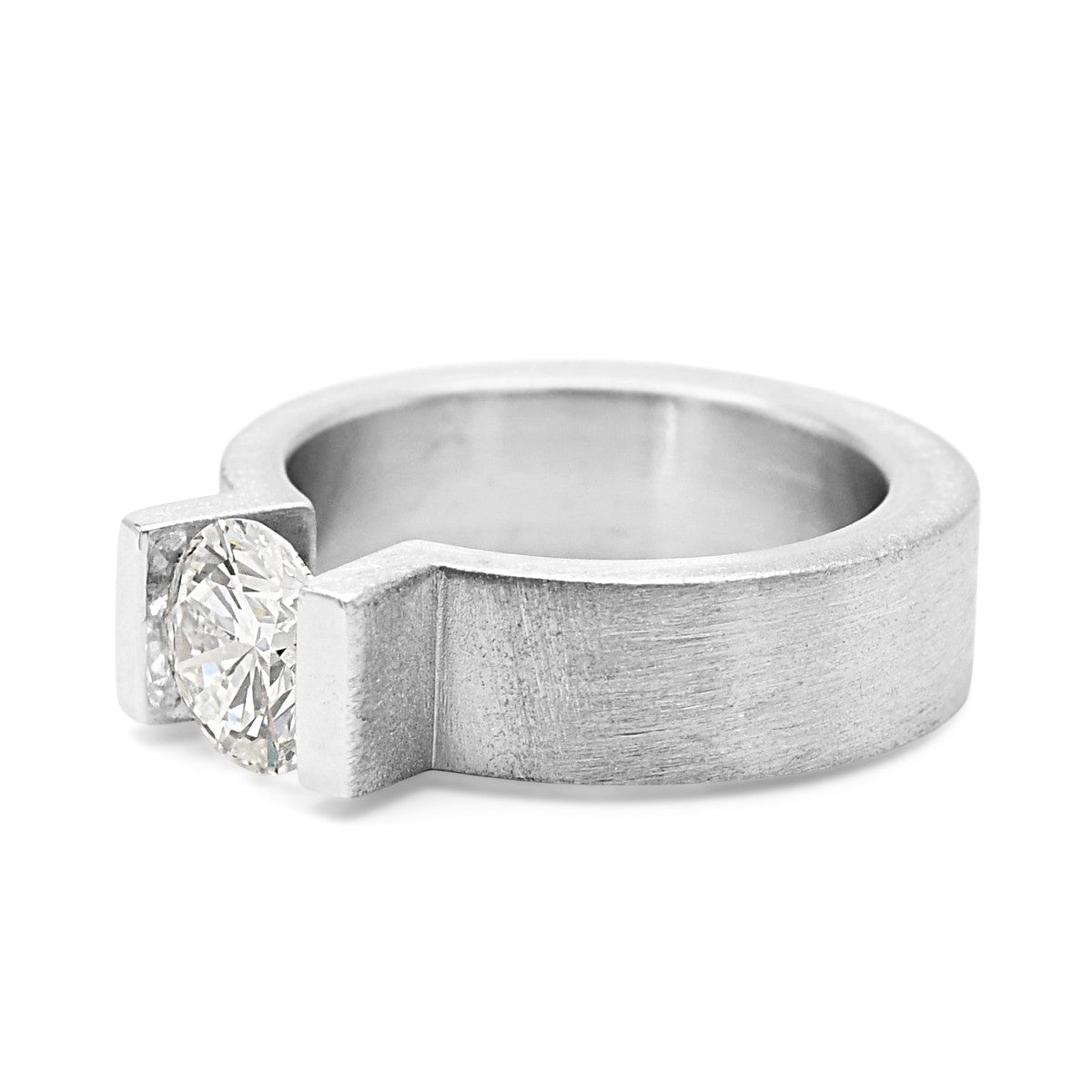 Niessing Certifictaed Solitaire Briliiant Cut 1.06ct Diamond Ring