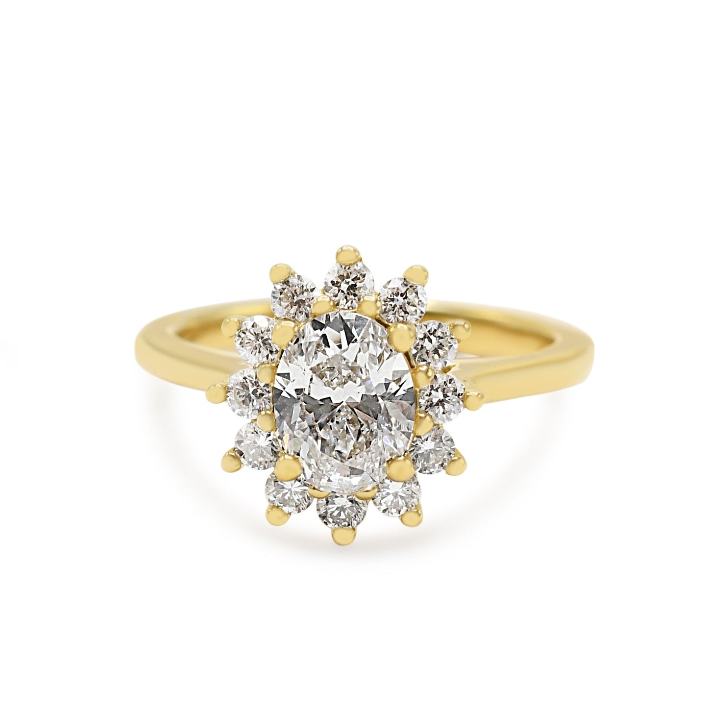 GIA Certifcated Oval Brilliant Diamond Cluster Ring - 18ct Yellow Gold