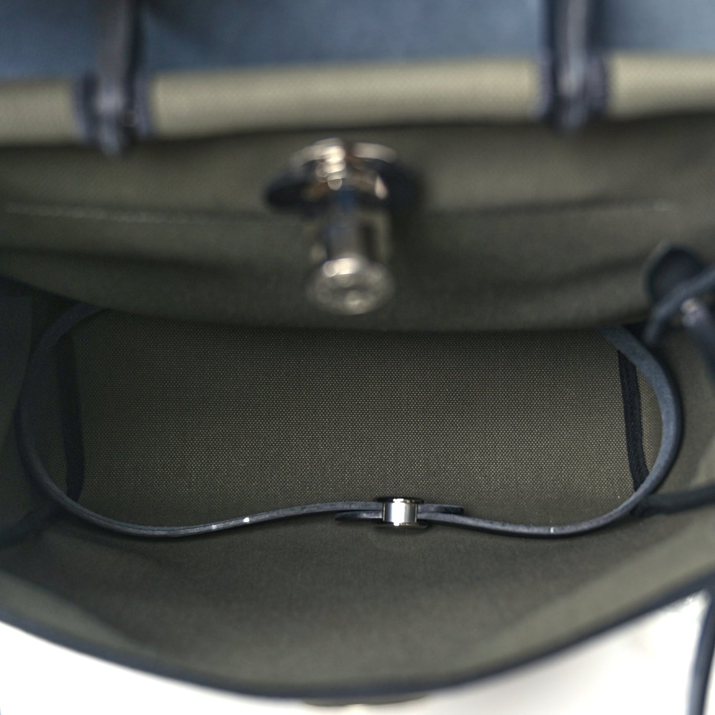 Hermes Military Toile Vache Hunter Herbag a Dos Zip Retourne Backpack Vert De Gris Black