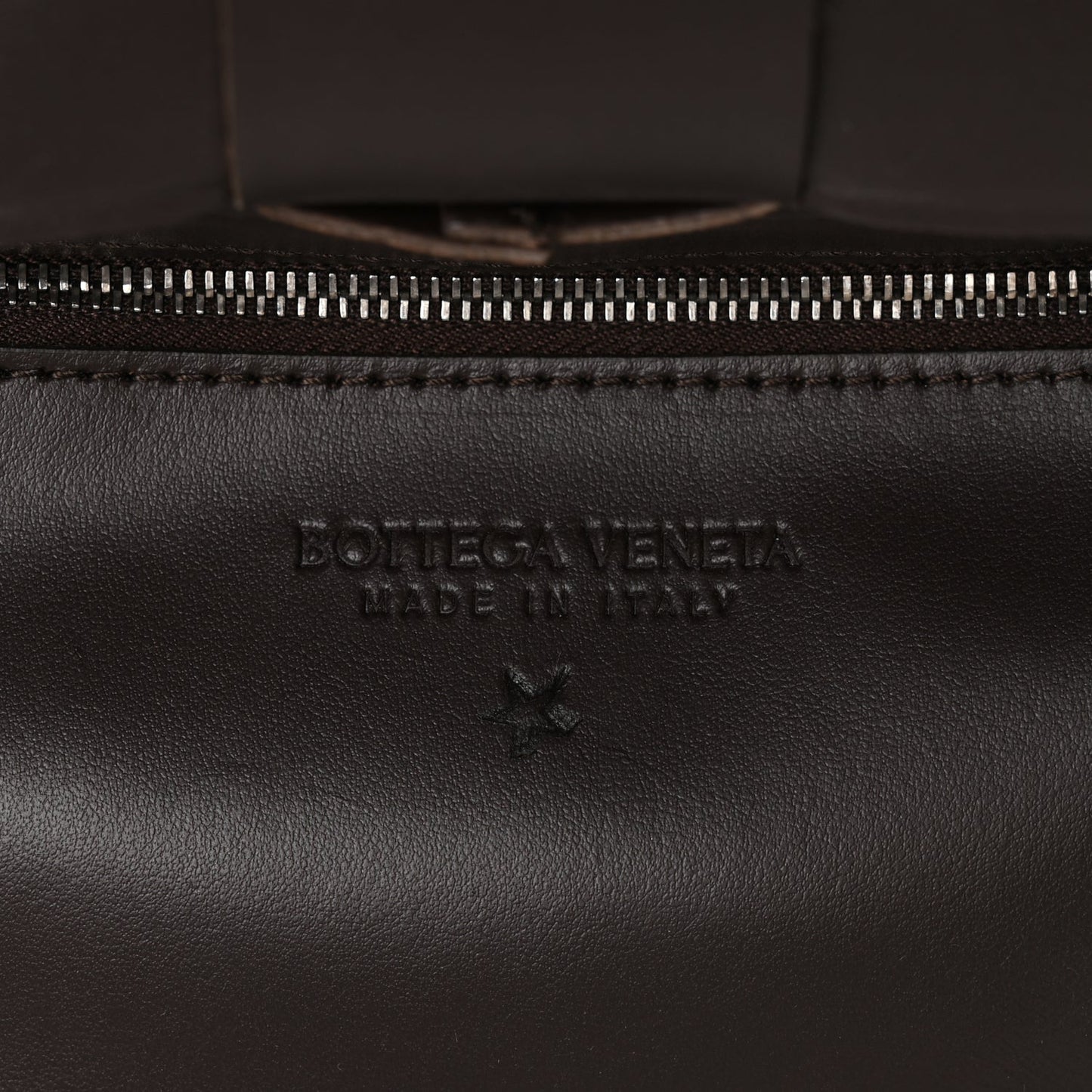 Bottega Veneta Calfskin Maxi Intrecciato Versatile Cassette Bag Brown