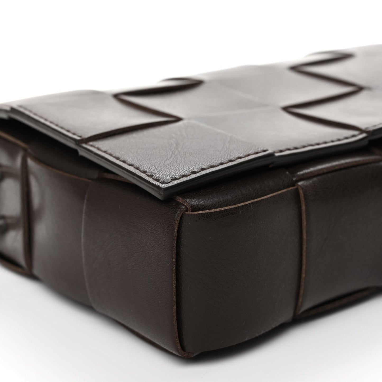 Bottega Veneta Calfskin Maxi Intrecciato Versatile Cassette Bag Brown