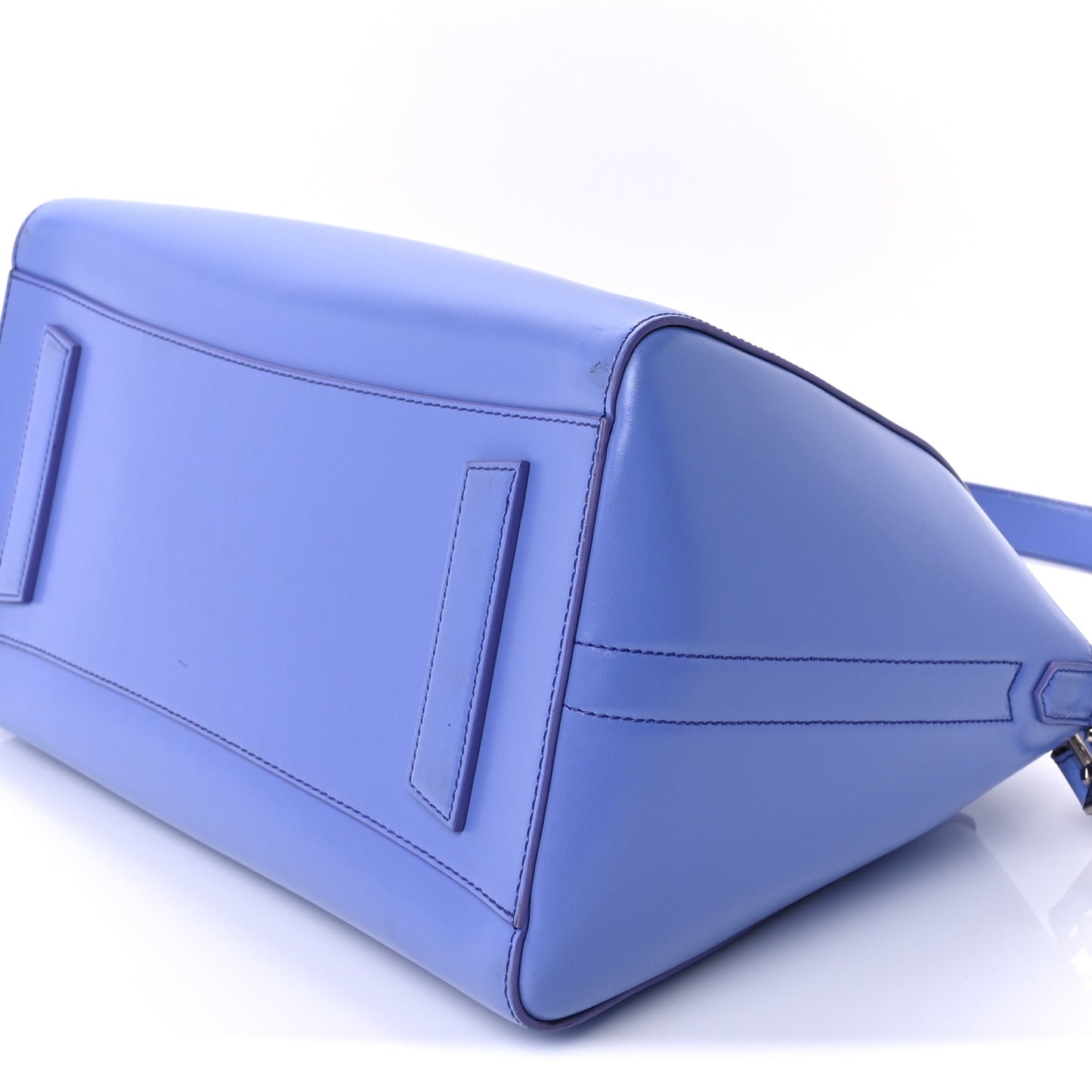 Givenchy Shiny Lord Calfskin Medium Antigona  Lilac