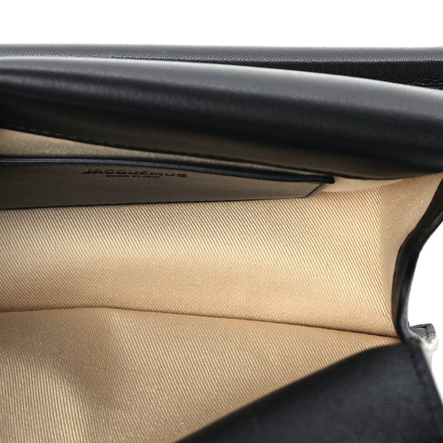 Jacquemus Smooth Calfskin La Pochette Rond Carre Black