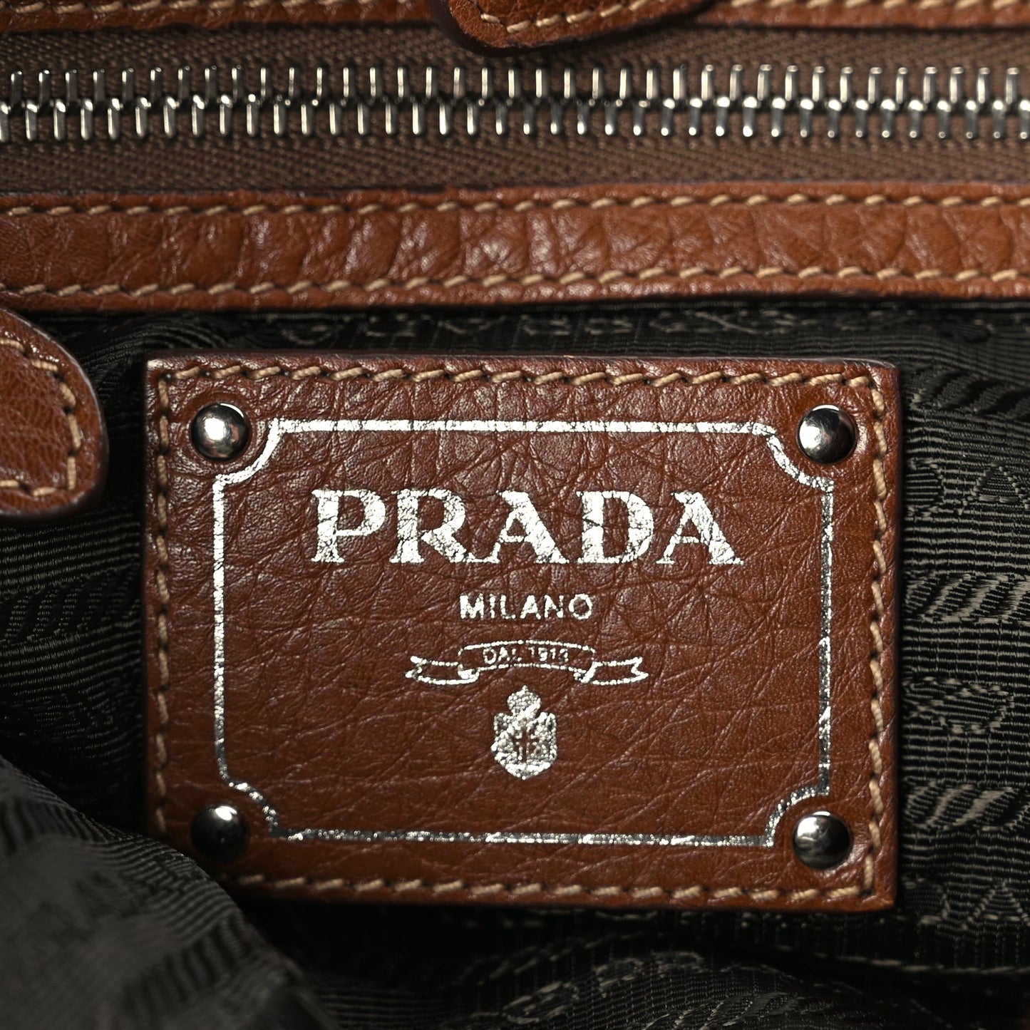 Prada Vitello Daino Hobo Nocciolo