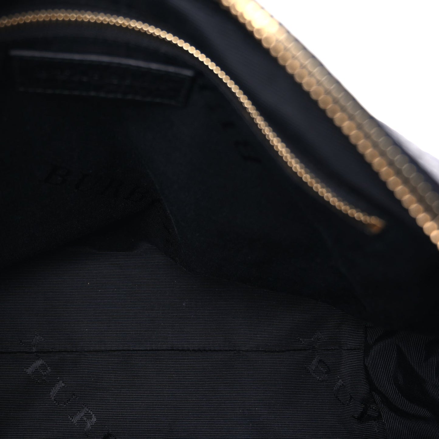Burberry Heritage Grain Small Gladstone Black