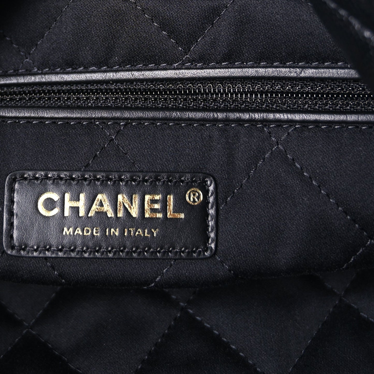 Chanel Shiny Caviar Quilted Monochrome Chanel 22  Black