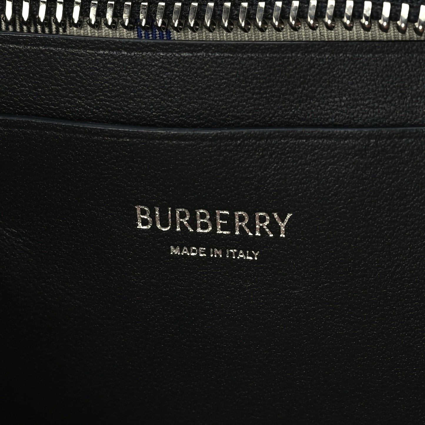 Burberry Essential Check Simple Zip Baguette Lichen
