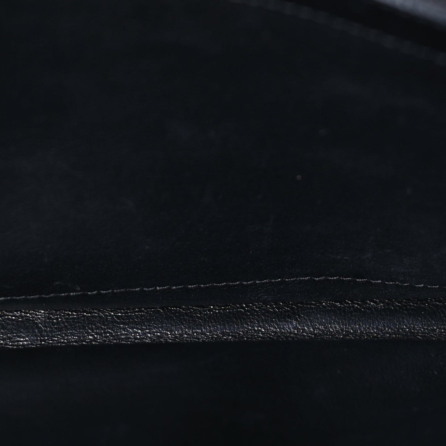 Saint Laurent Saint Laurent Grain De Poudre Matelasse Chevron Medium Monogram Chain Wallet  Black