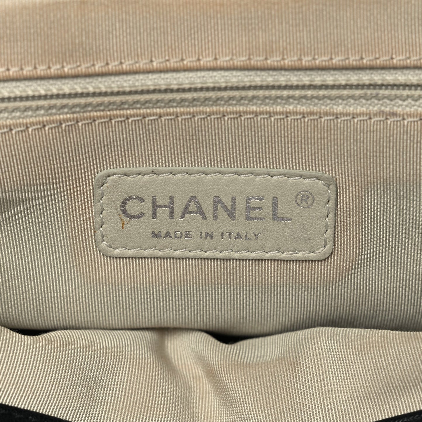Chanel Washed Lambskin Quilted Medium Chain Around Messenger Black