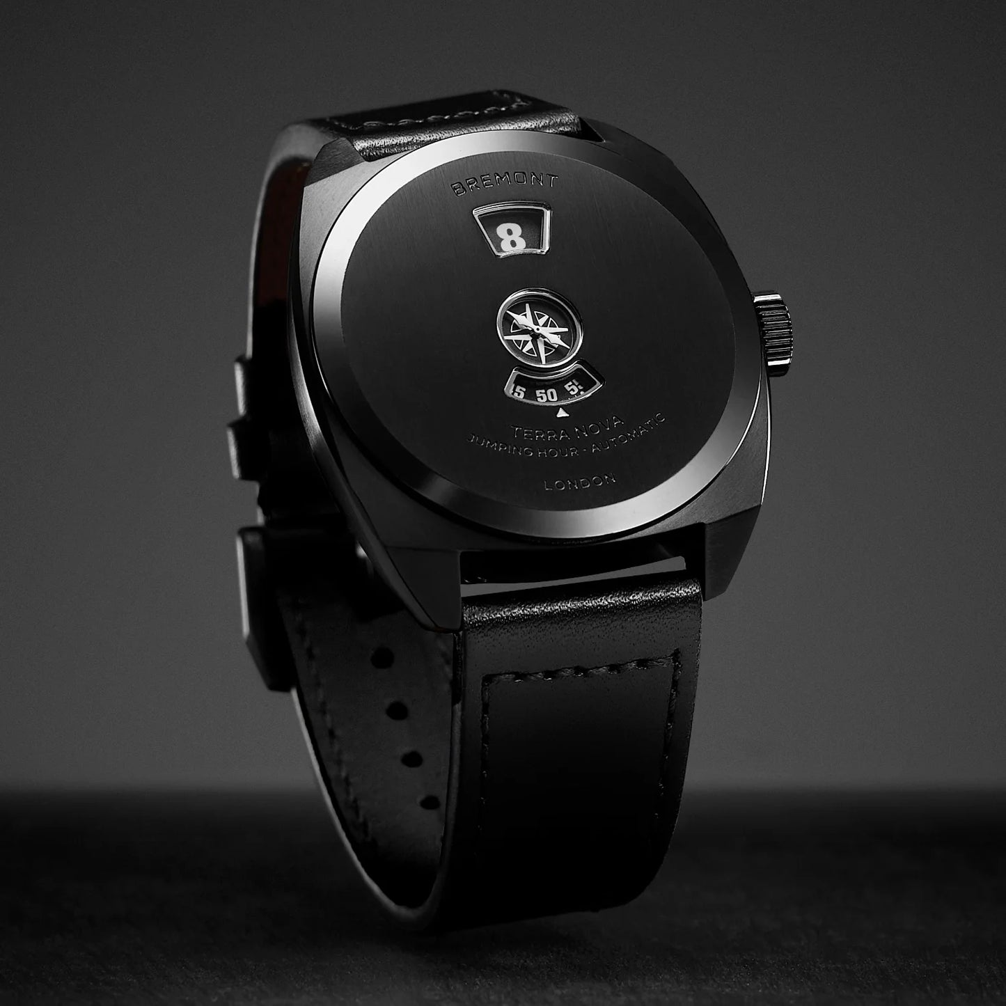 Terra Nova 38 Jumping Hour, Stealth Black