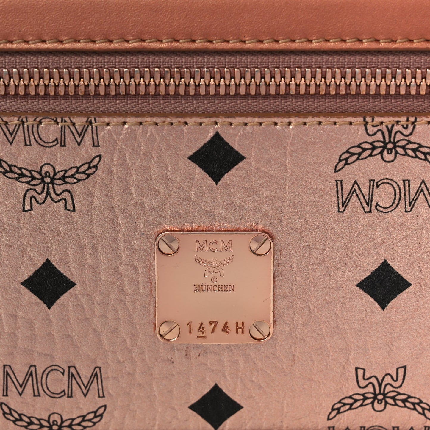 MCM Metallic Visetos Vanity Case Champagne Gold