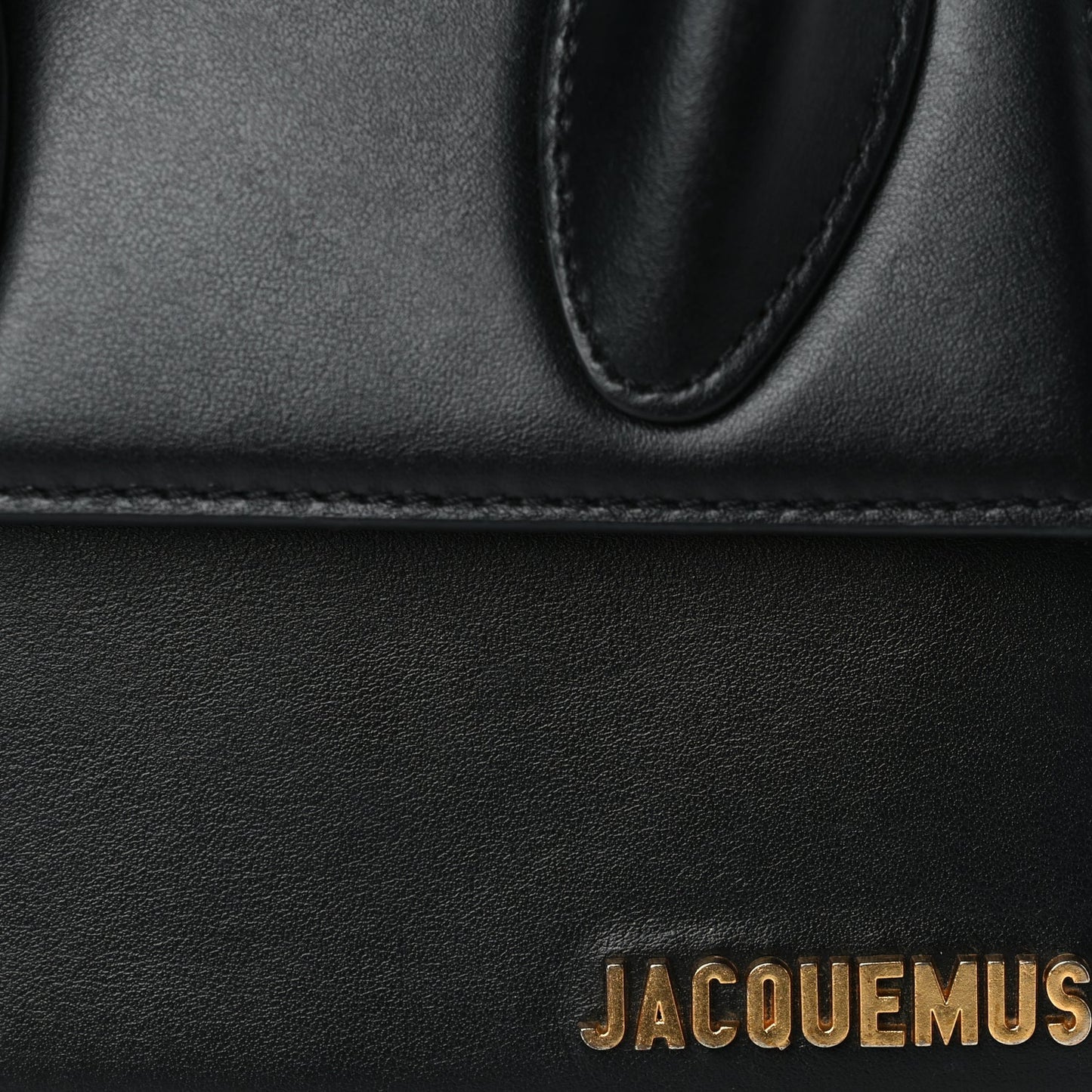 Jacquemus Smooth Calfskin Le Chiquito Moyen Black
