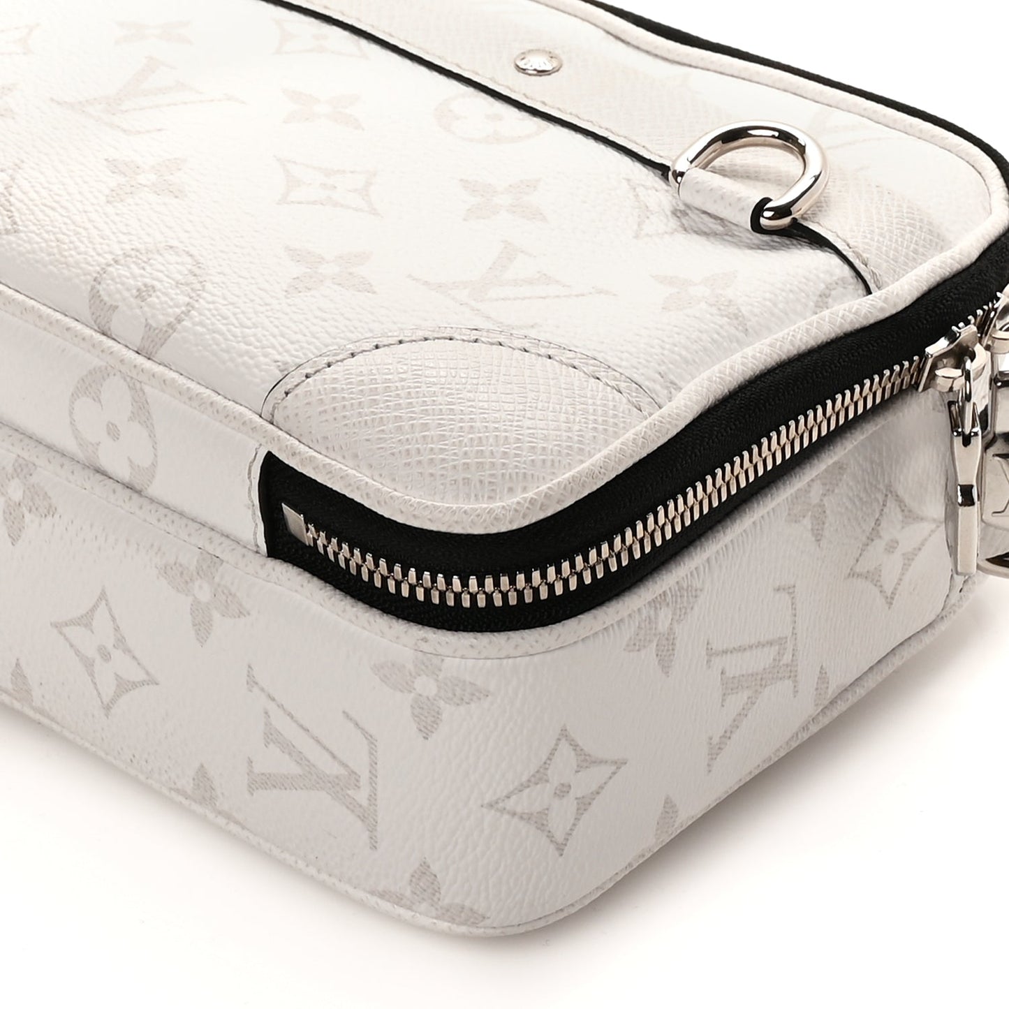 Louis Vuitton Taiga Monogram Alpha Messenger Optic White