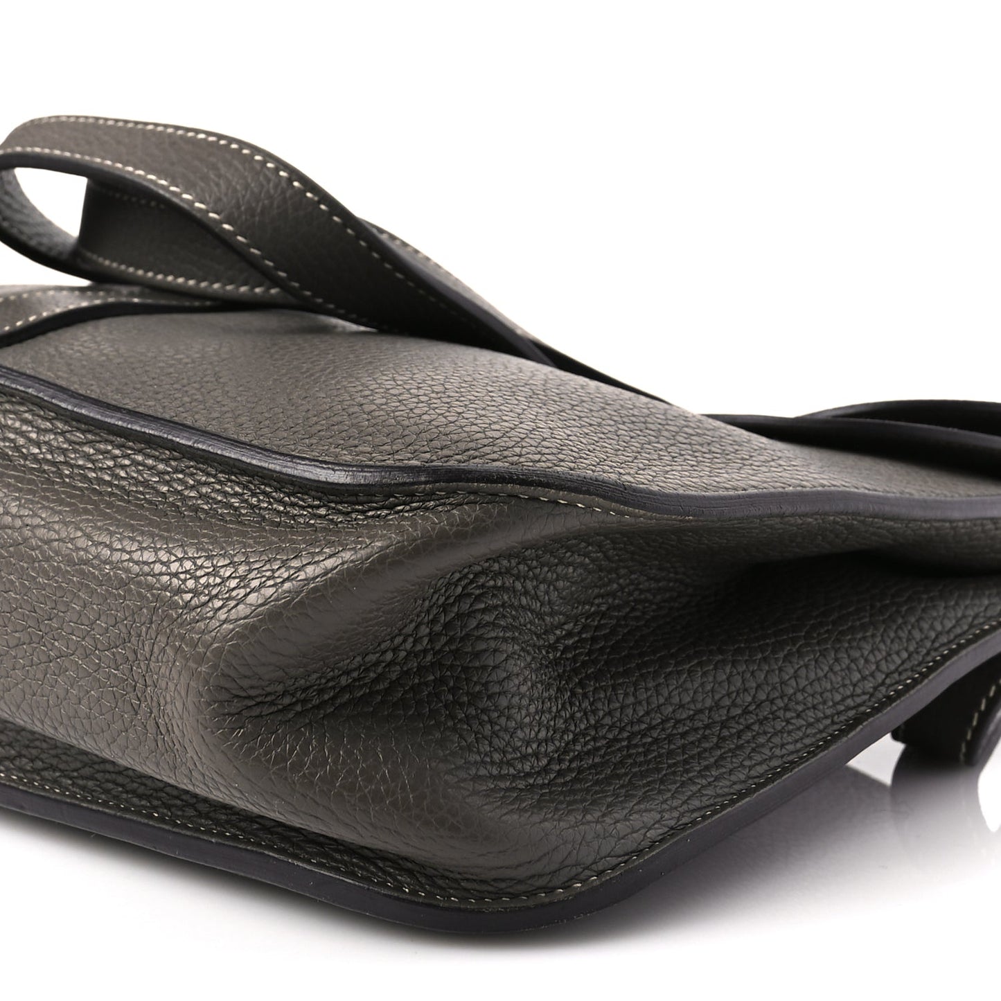 Hermes Taurillon Clemence Halzan 31 GM Etoupe