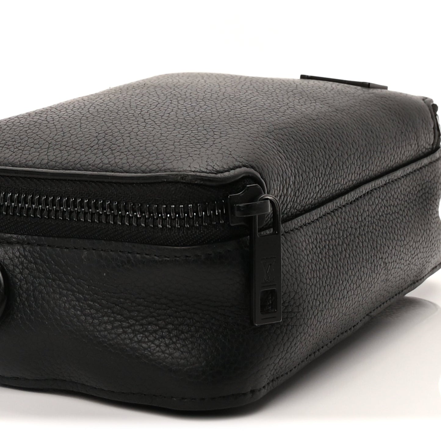 Louis Vuitton Calfskin Aerogram Alpha Wearable Wallet Black