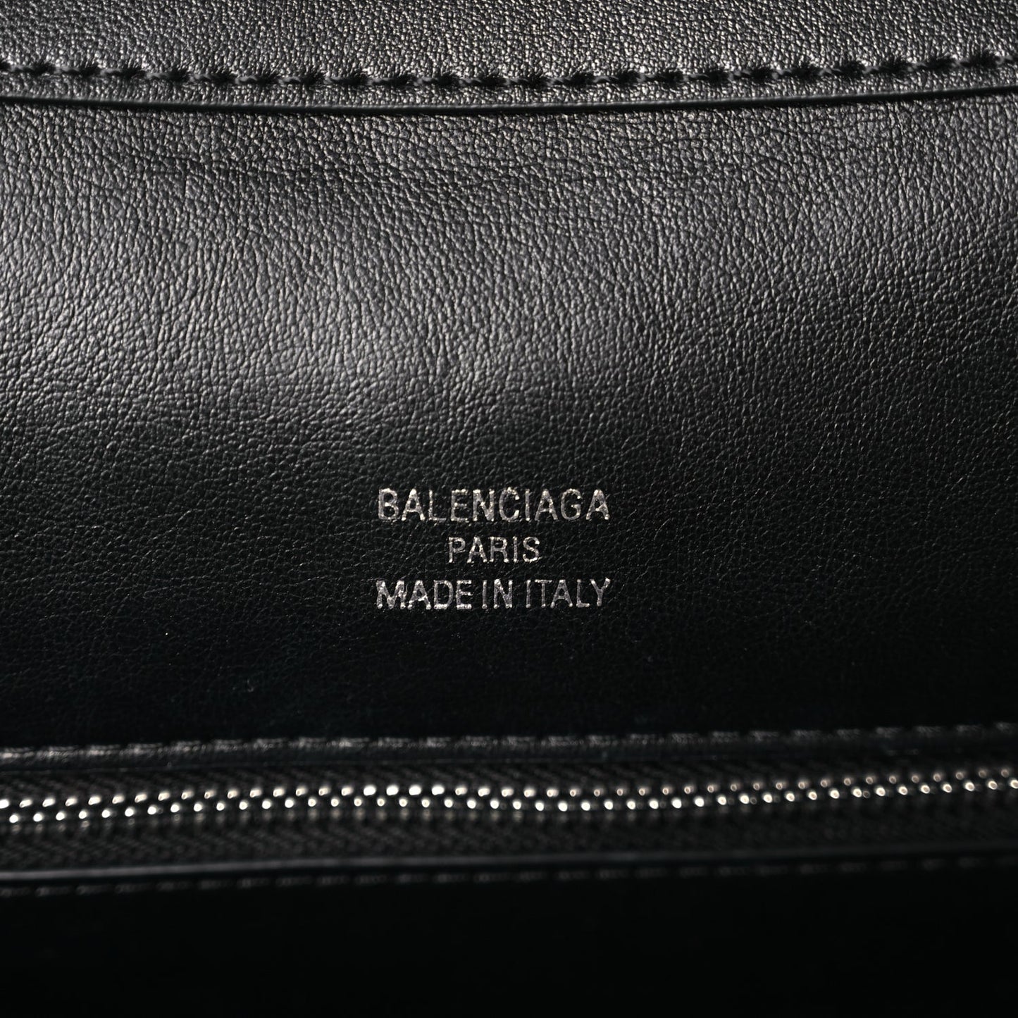 Balenciaga Natural Smooth Calfskin Medium Rodeo Top Handle Handbag Black