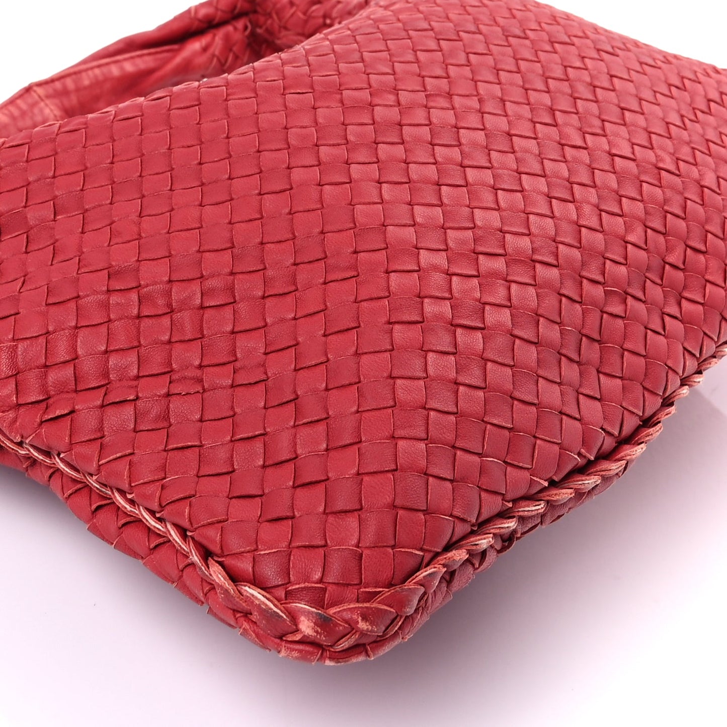 Bottega Veneta Nappa Intrecciato Medium Veneta Hobo Fraise