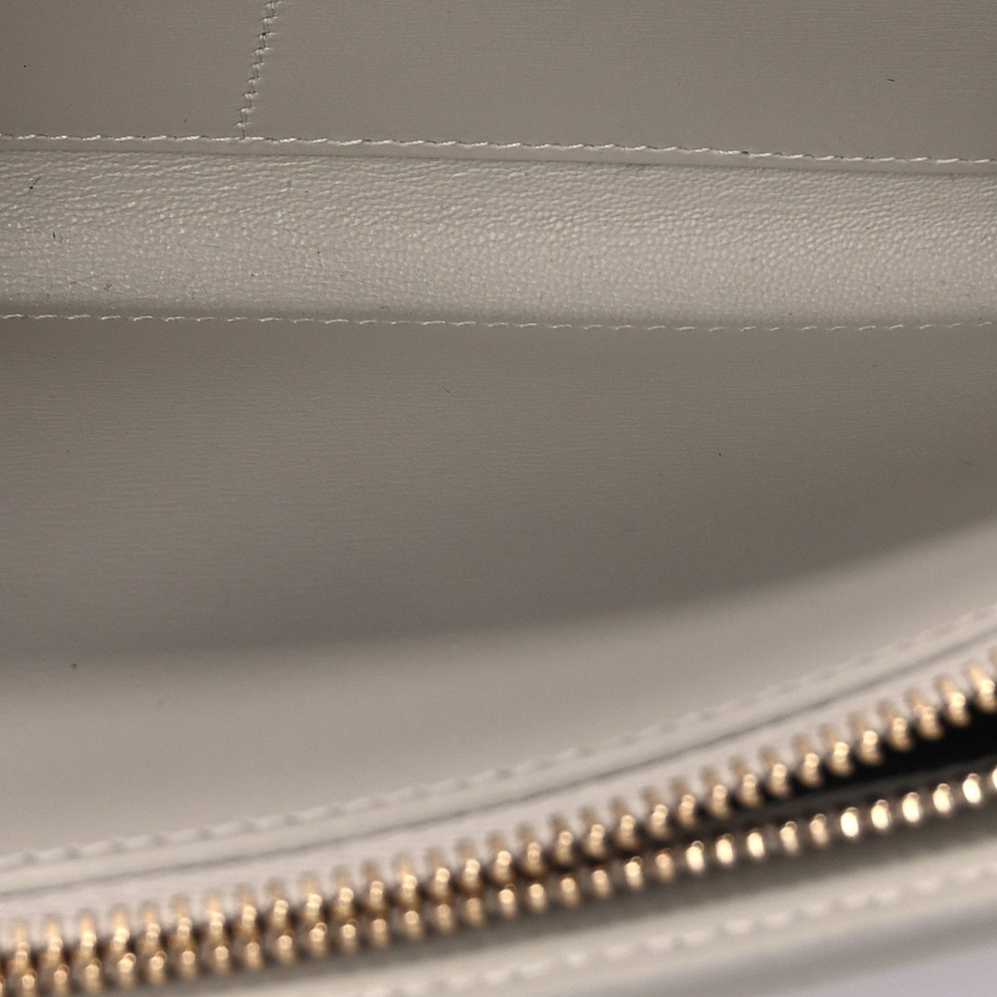 Saint Laurent Smooth Calfskin Le Maillon Chain Wallet  Crema Soft
