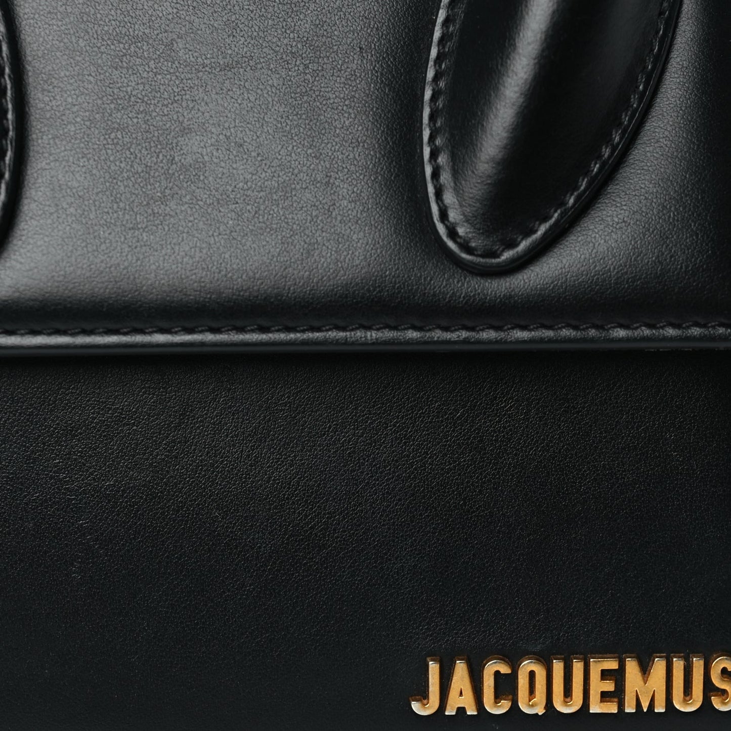Jacquemus Smooth Calfskin Le Chiquito Moyen Black